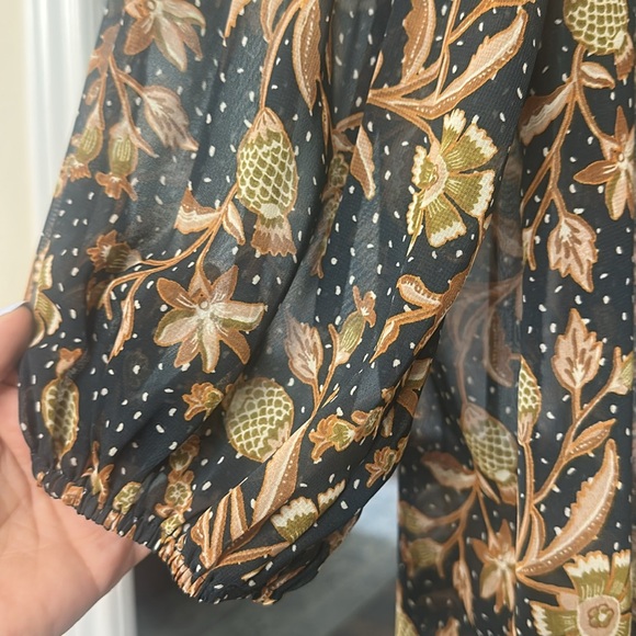 DR2 Floral Long Blouse - Navy and Tan bought in Nordstrom - Picture 4 of 4